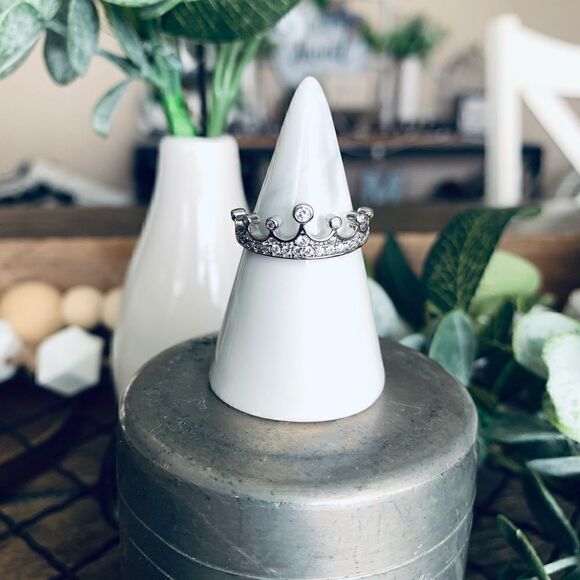 NWOT Fragrant Jewels silver princess queen gemstone ring - Picture 5 of 5